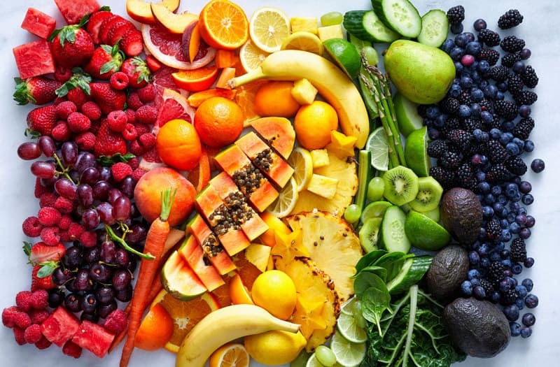 Bạn cũng nên bổ sung nhiều loại trái cây để cung cấp đủ chất cho cơ thể và vết thương